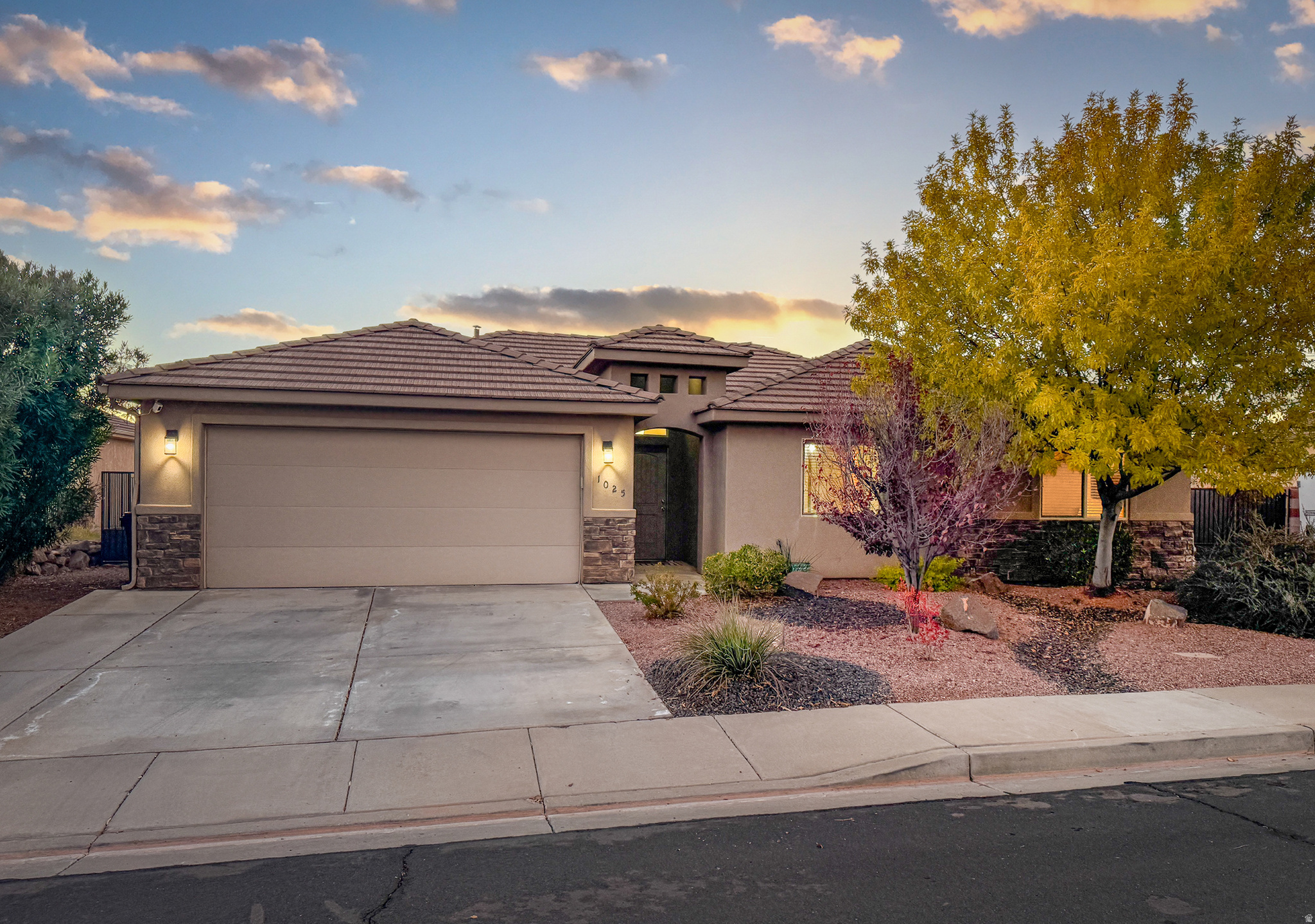 1025 N RUBY PL, Washington, UT 84780 — photo 1