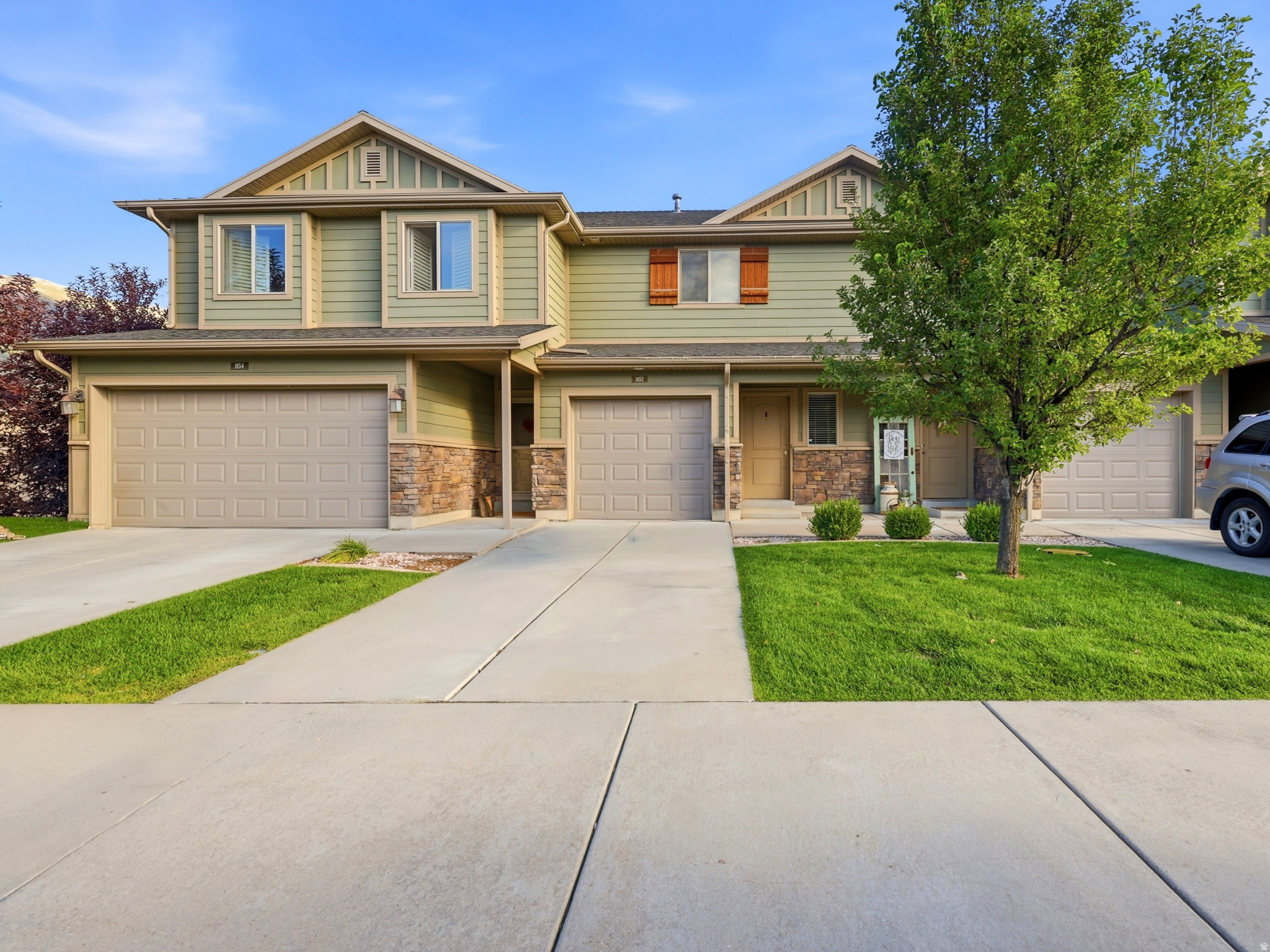 1852 E WHITETAIL DR, Layton, UT 84040 — photo 1