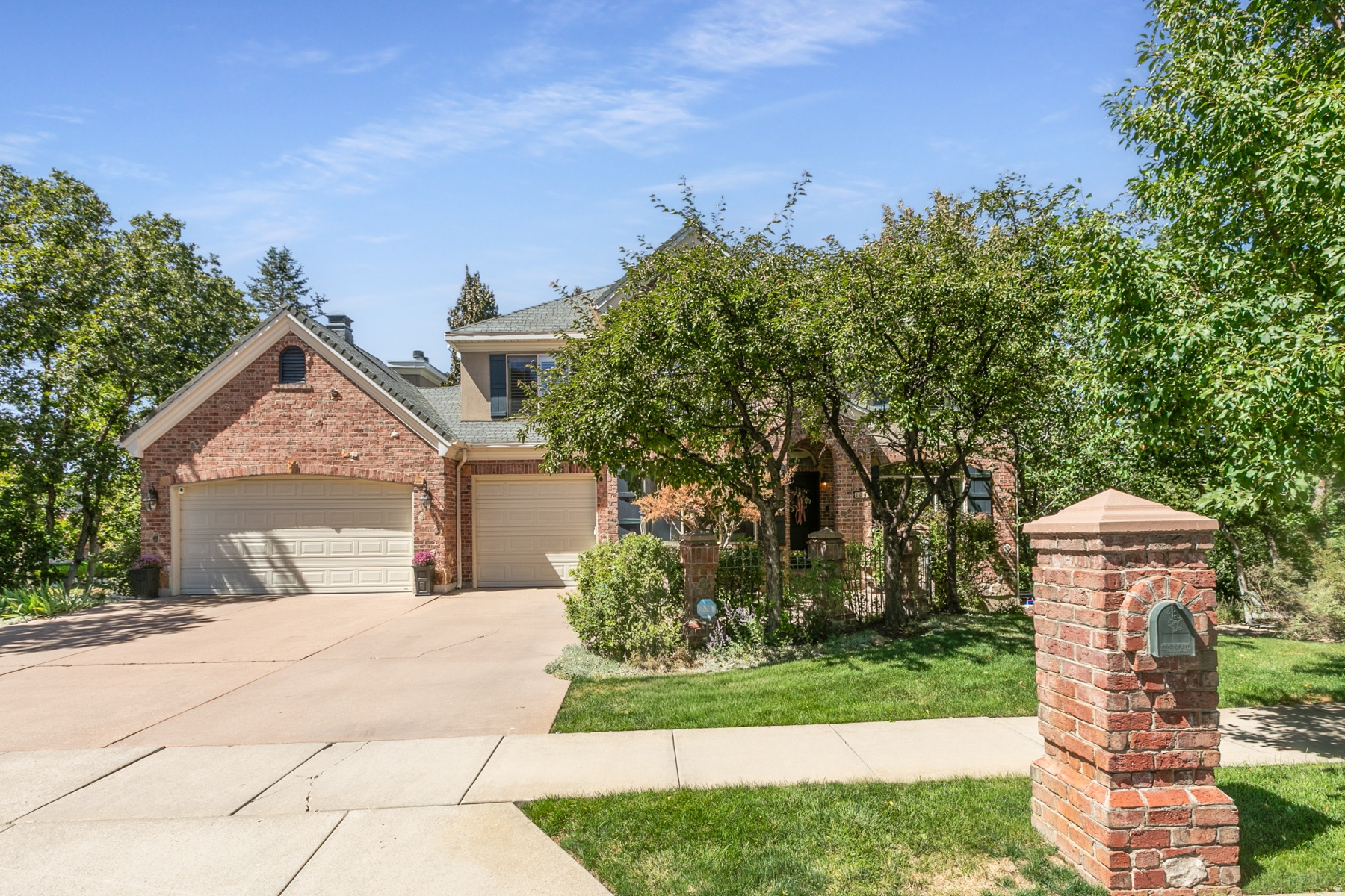 1095 E MARIWOOD CIR, North Salt Lake, UT 84054 — photo 1