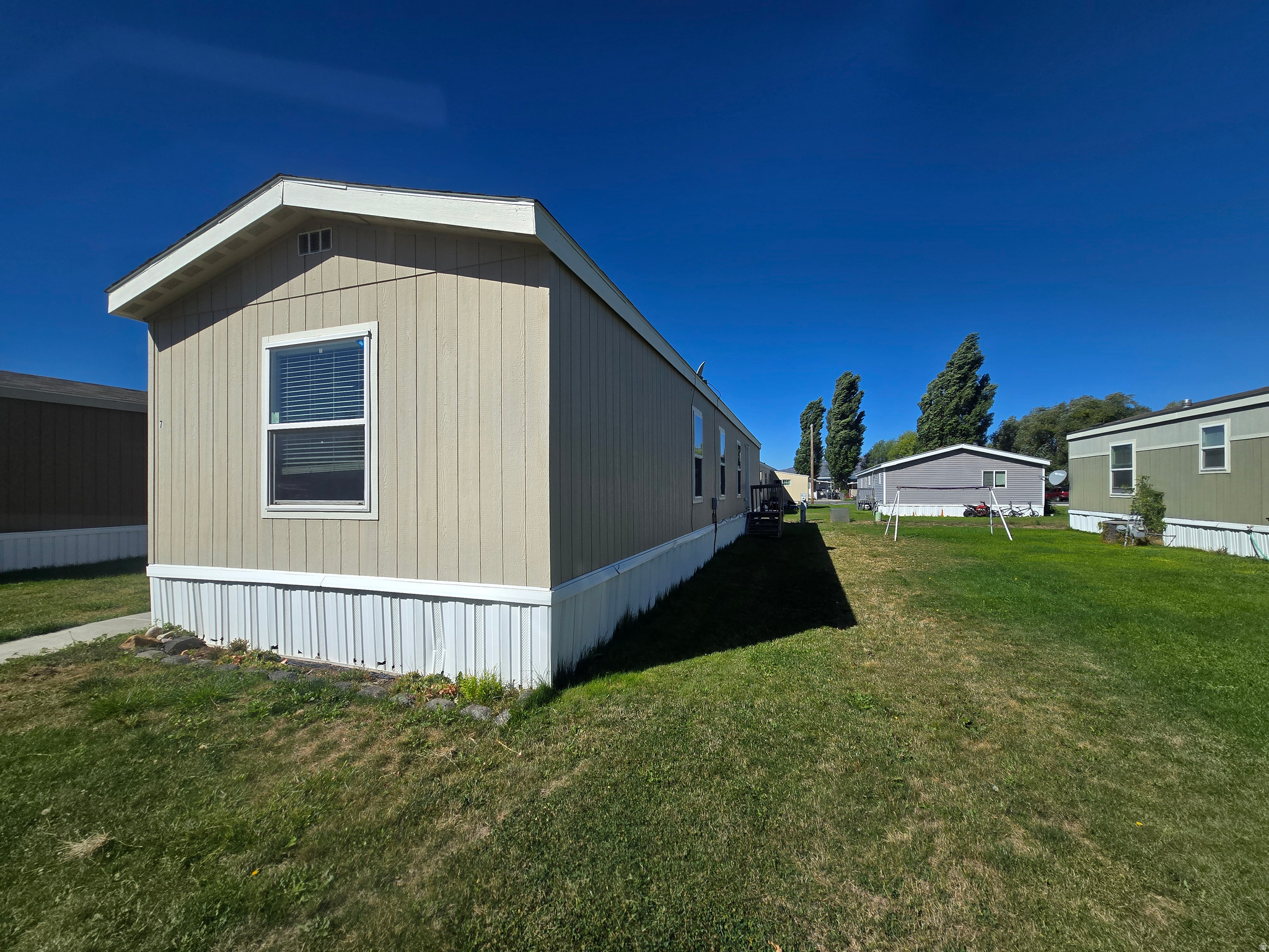7 N SUNRISE DR