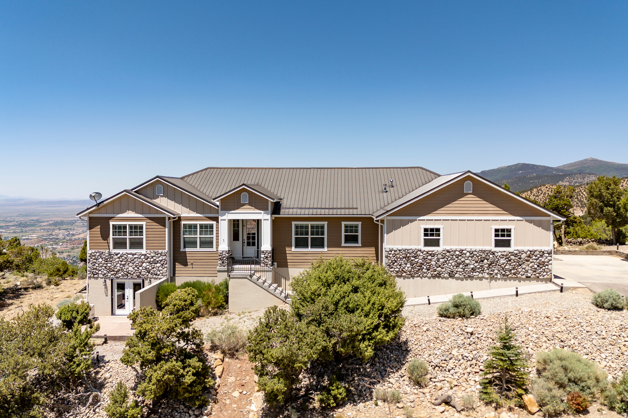 1911 S HIGH CEDAR VIEW DR, Cedar City, UT 84720 — photo 1