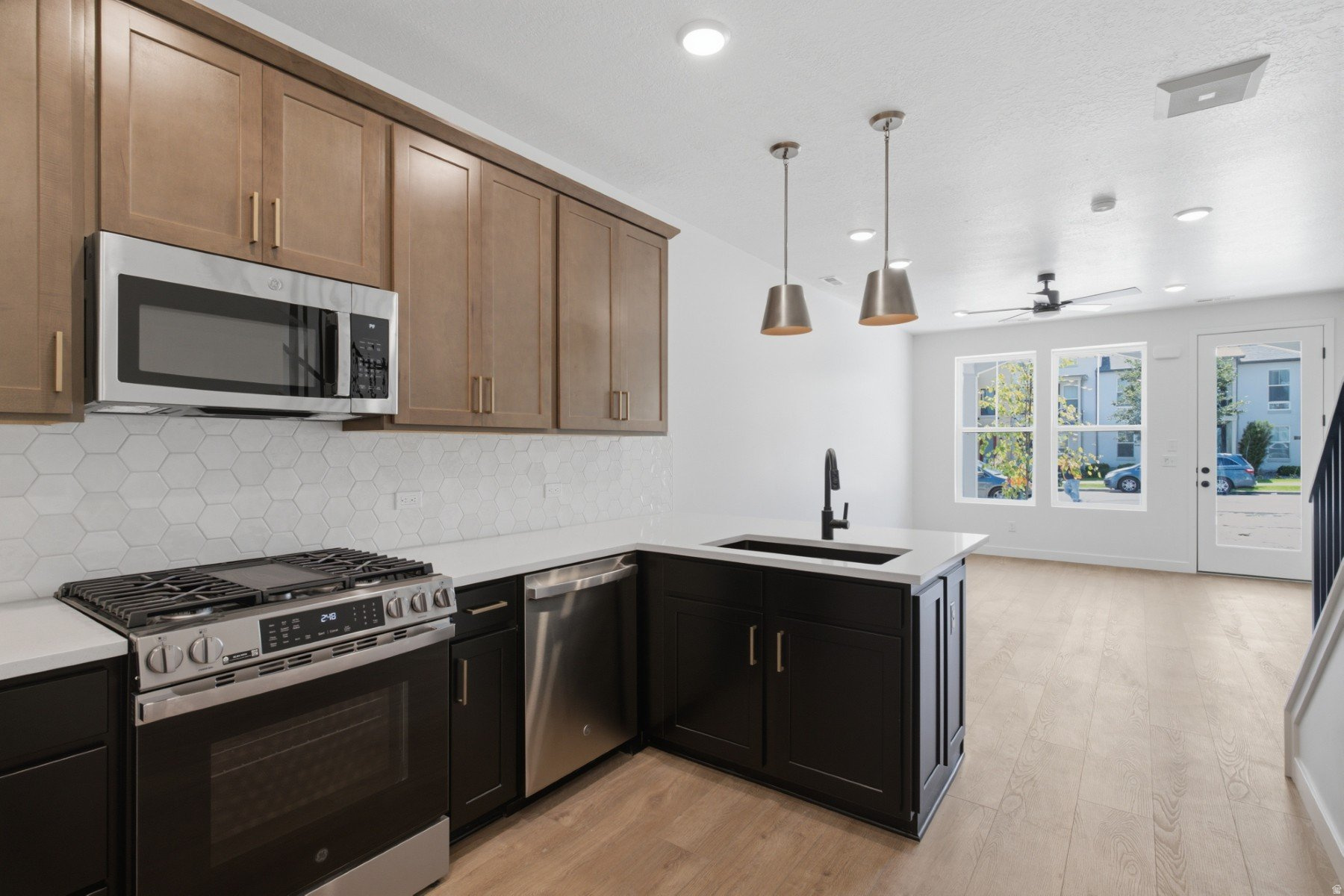 11337 S LAKE RUN RD, South Jordan, UT 84009 — photo 1