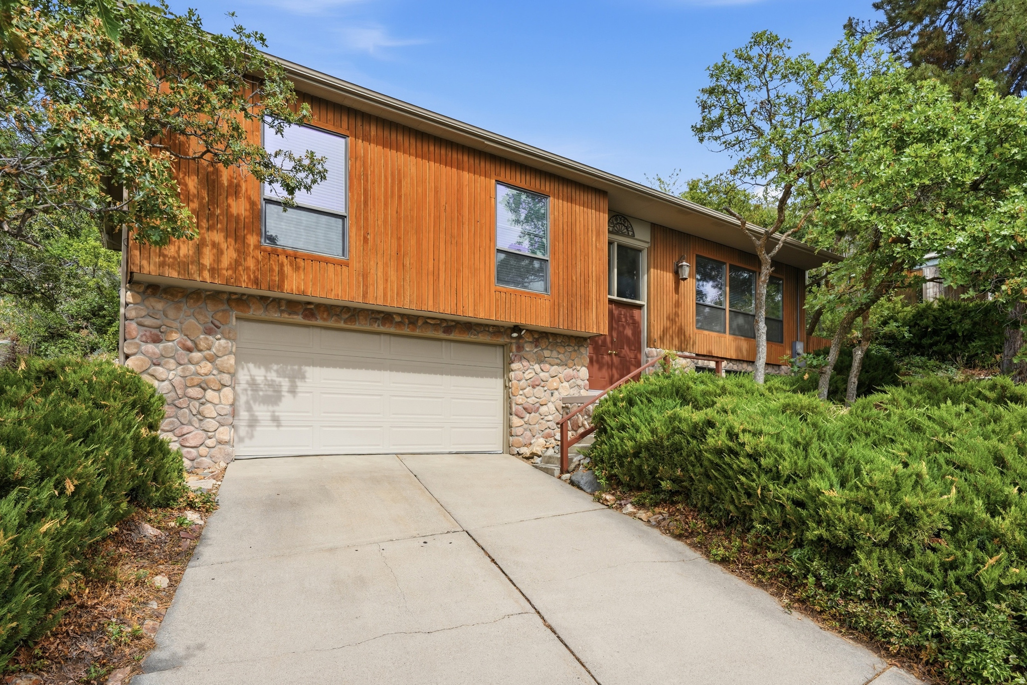 8705 S KINGS HILL DR, Cottonwood Heights, UT 84121 — photo 1