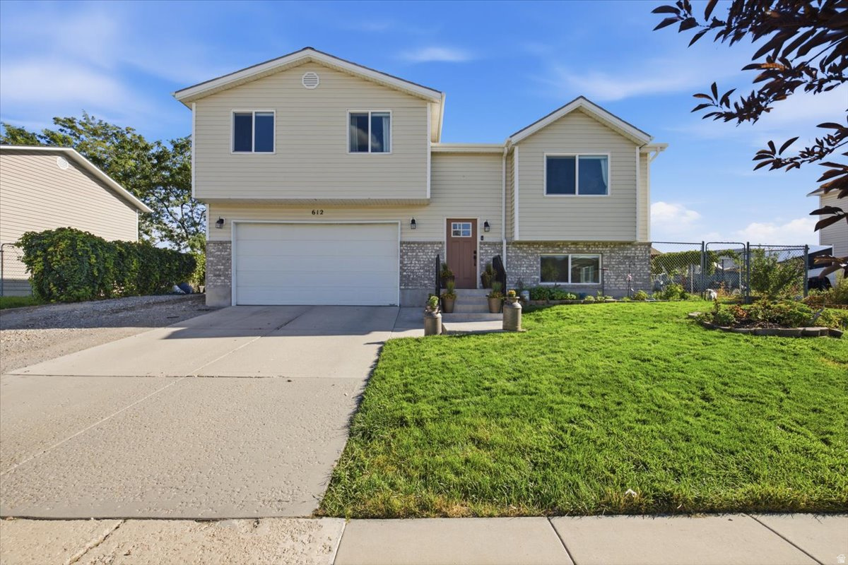 612 E BARBED WIRE DR, Grantsville, UT 84029 — photo 1