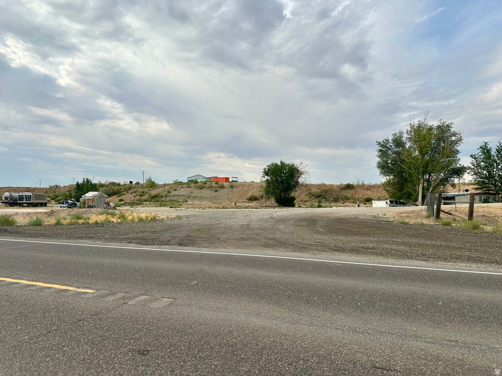6088 E HWY 40