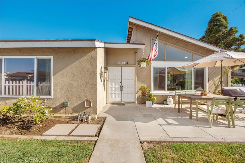 204 Springfield Avenue, Huntington Beach, CA 92648 — photo 1