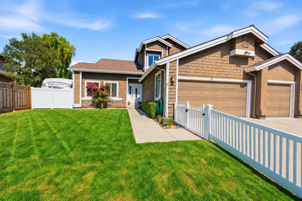 26 La Crosse Drive