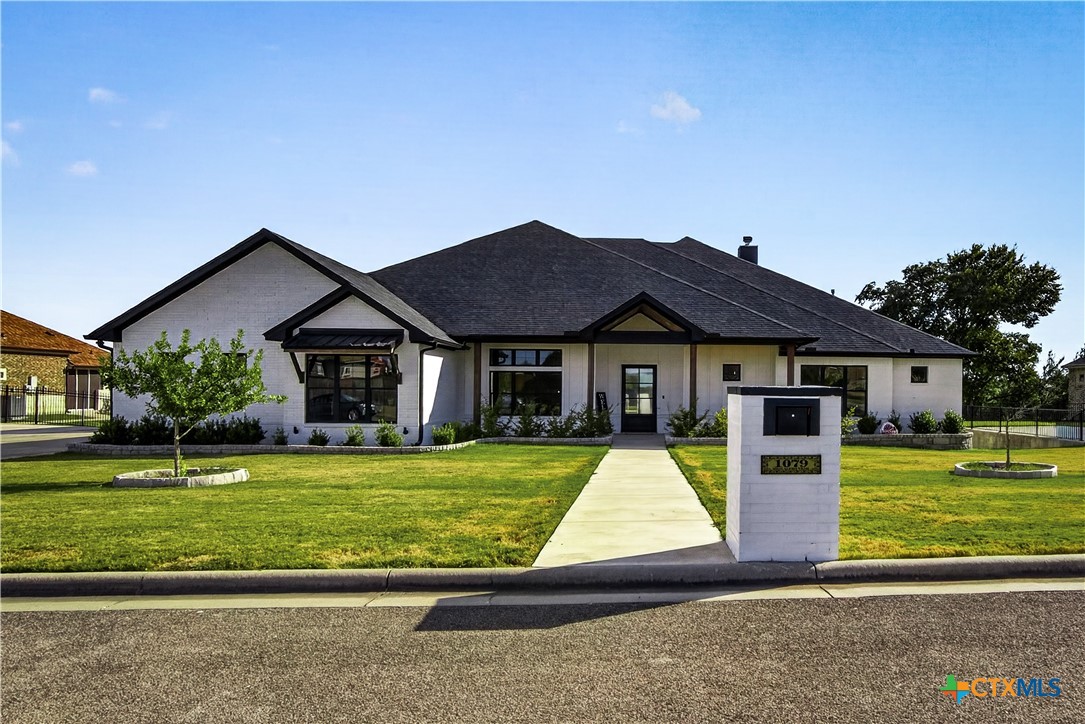 1079 Mescalero Trail