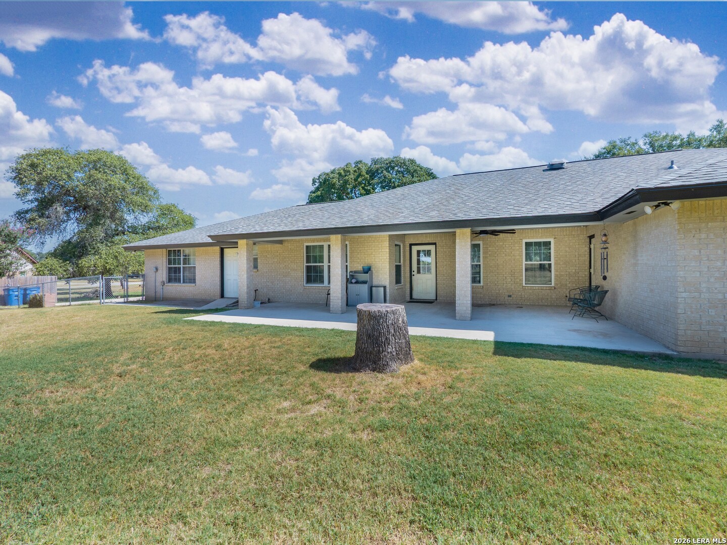 206 Deer Ridge Dr, La Vernia, TX 78121 — photo 1