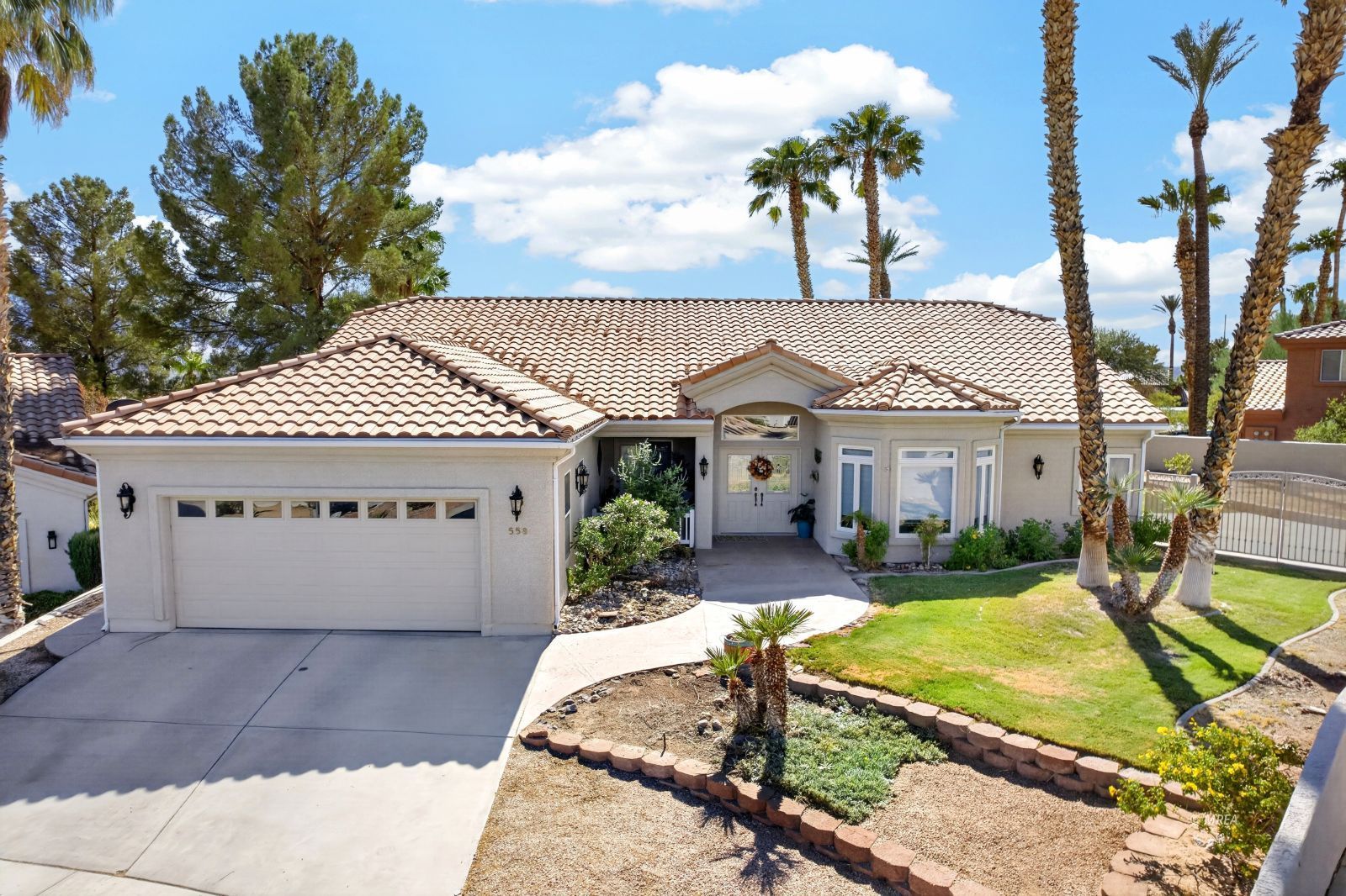 558 Los Altos Cir, Mesquite, NV 89027 — photo 1