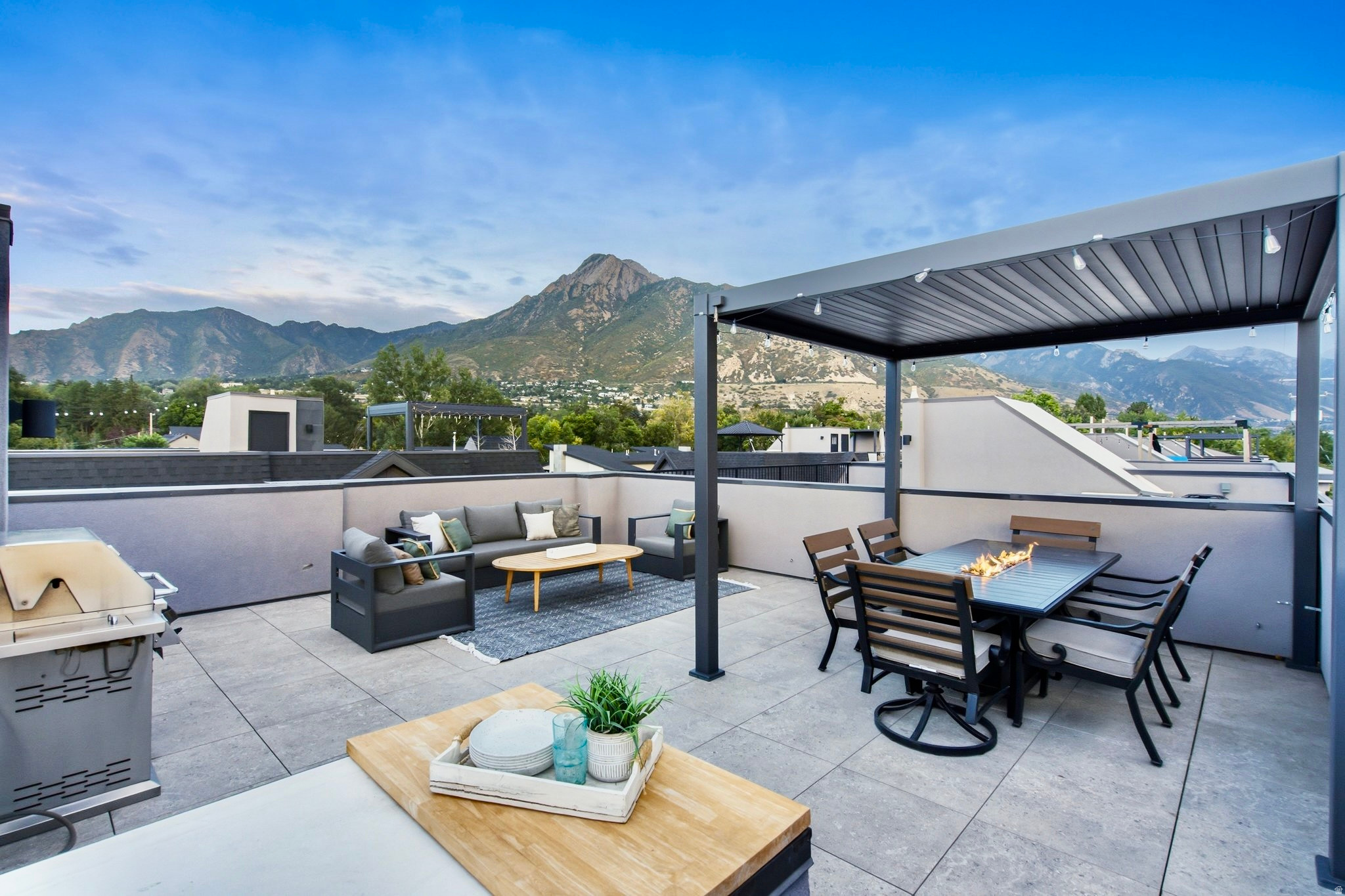 4672 S GROSVENOR CT, Holladay, UT 84117 — photo 1