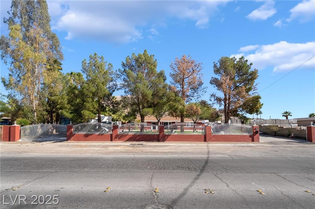 724 North Fogg Street, Las Vegas, NV 89110 — photo 1