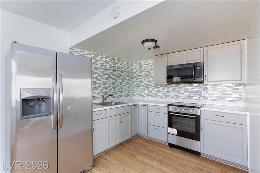 3821 1/2 Daisy Street 26, Las Vegas, NV 89119 — photo 1