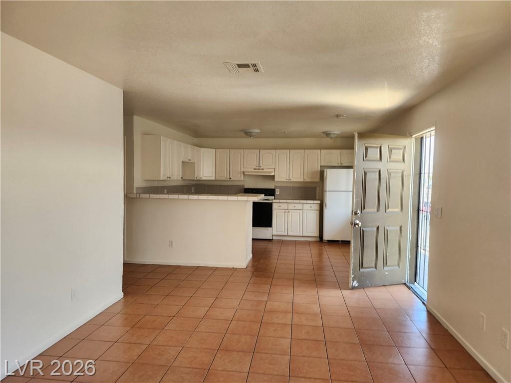 3437 East Cheyenne Avenue D, North Las Vegas, NV 89030 — photo 1