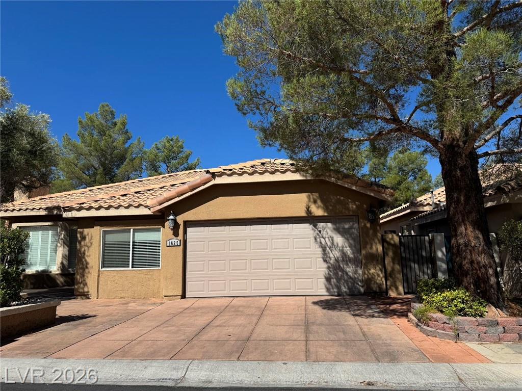 1625 Hidden Spring Drive, Las Vegas, NV 89117 — photo 1