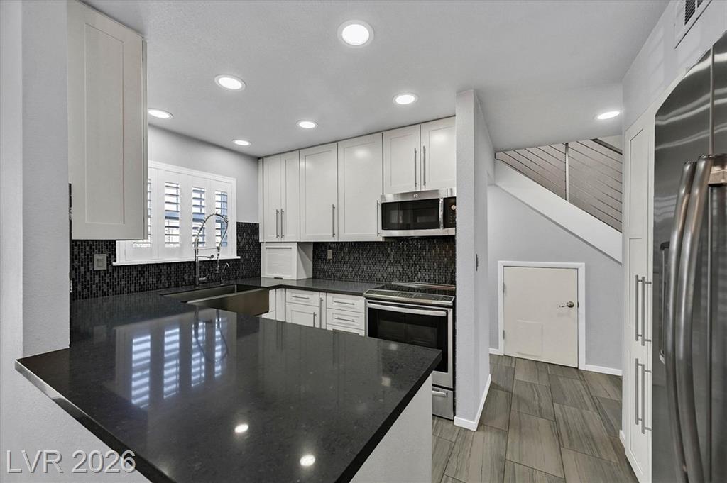 692 Tam O Shanter, Las Vegas, NV 89109 — photo 1