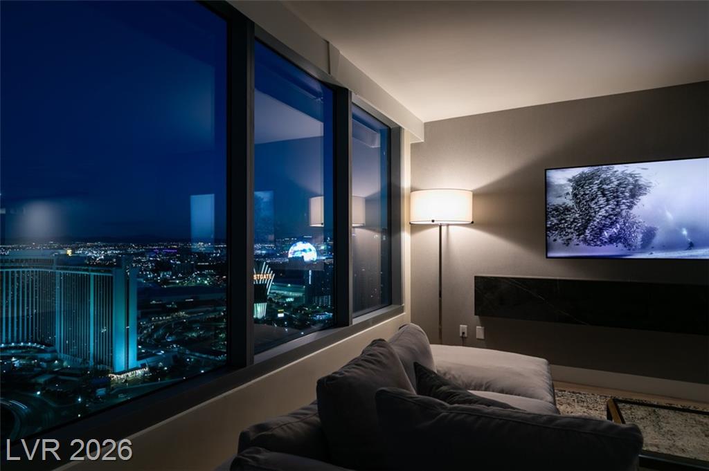 322 Karen Avenue 3902, Las Vegas, NV 89109 — photo 1