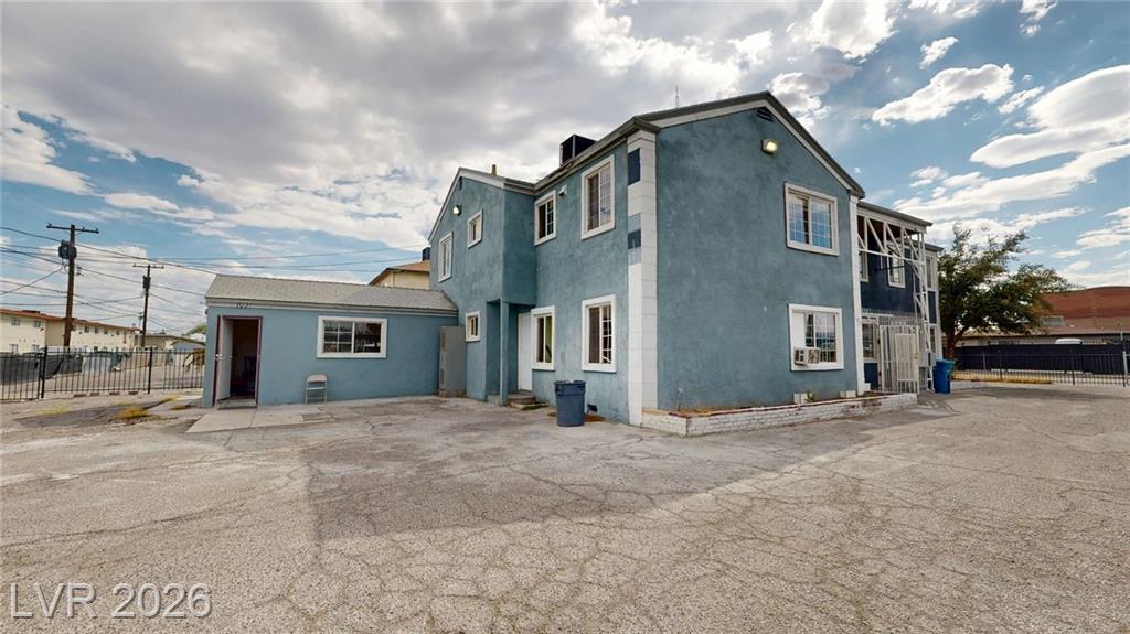 530 East Oakey Boulevard A, Las Vegas, NV 89104 — photo 1