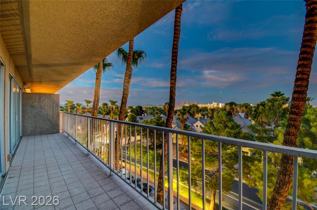 3111 Bel Air Drive 5H, Las Vegas, NV 89109 — photo 1