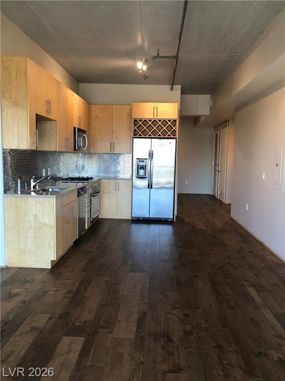 353 East Bonneville Avenue 621, Las Vegas, NV 89101 — photo 1