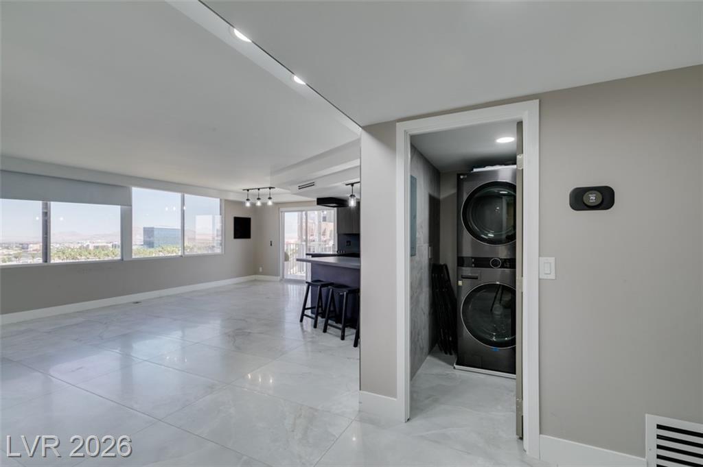 205 East Harmon Avenue 1012, Las Vegas, NV 89169 — photo 1