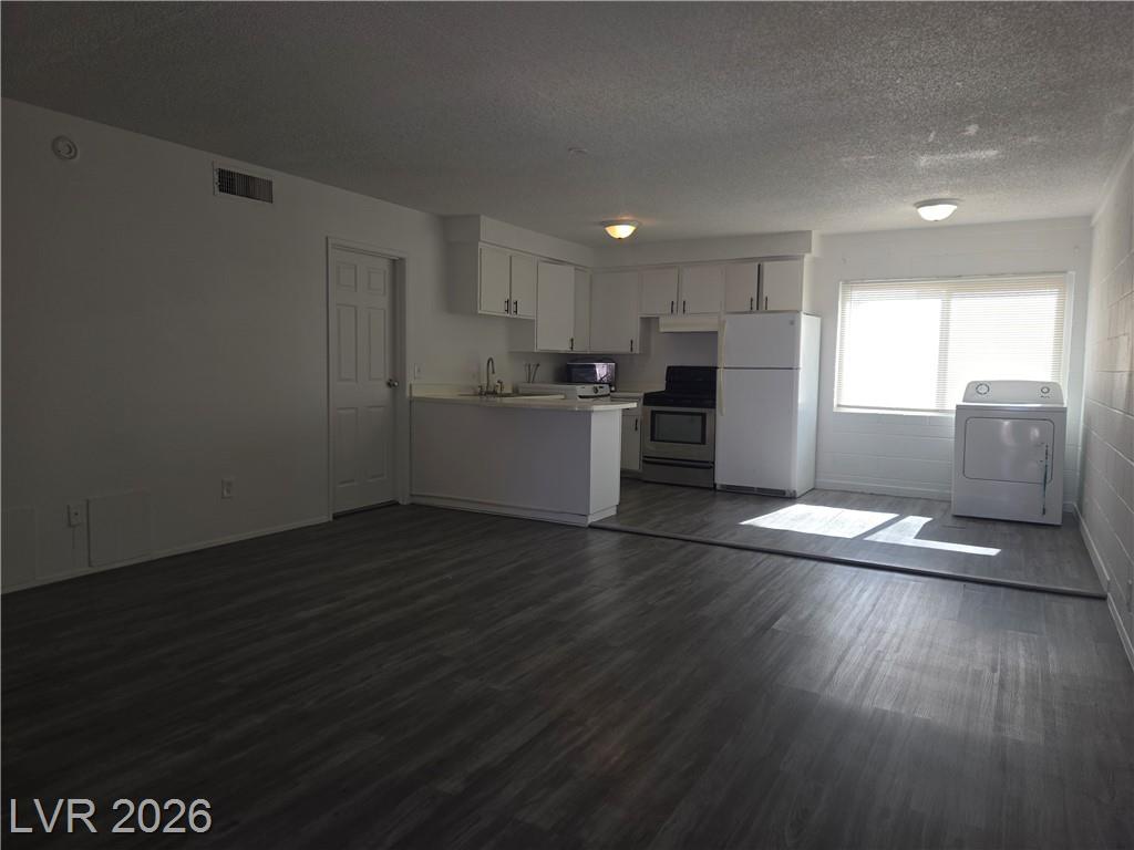 2937 Stewart Avenue 3, Las Vegas, NV 89101 — photo 1
