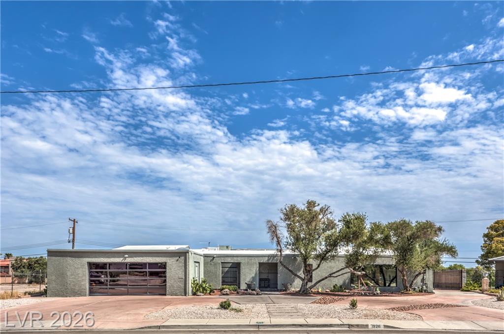 1926 Papago Lane, Las Vegas, NV 89169 — photo 1