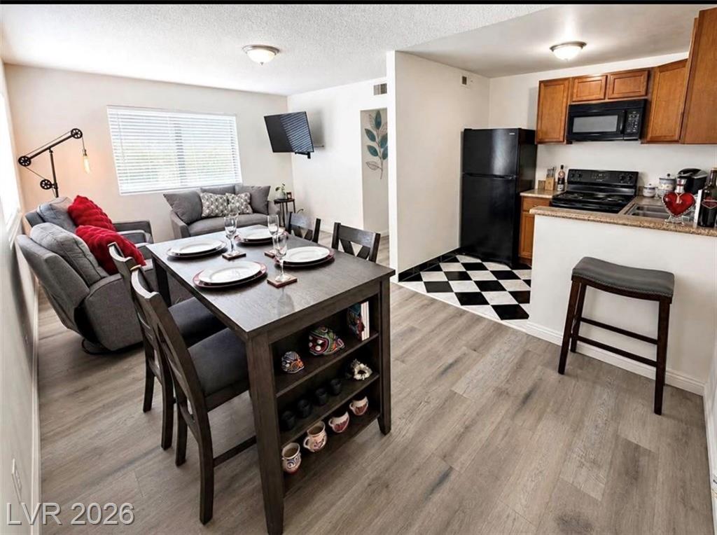 512 Albert Avenue 4, Las Vegas, NV 89119 — photo 1
