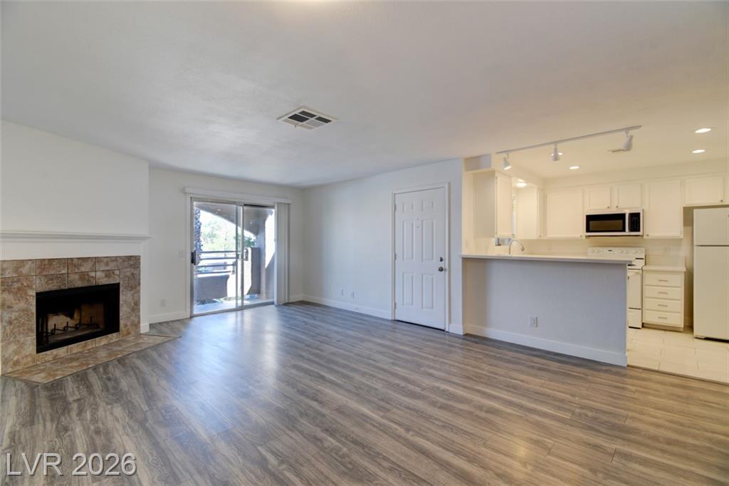 6867 Tamarus Street 202, Las Vegas, NV 89119 — photo 1