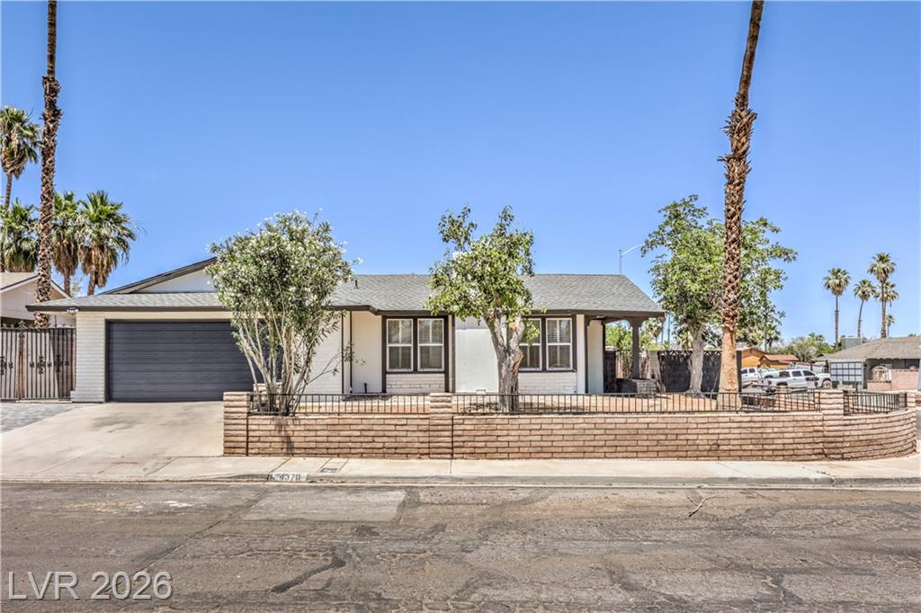 4370 Lariat Drive, Las Vegas, NV 89121 — photo 1