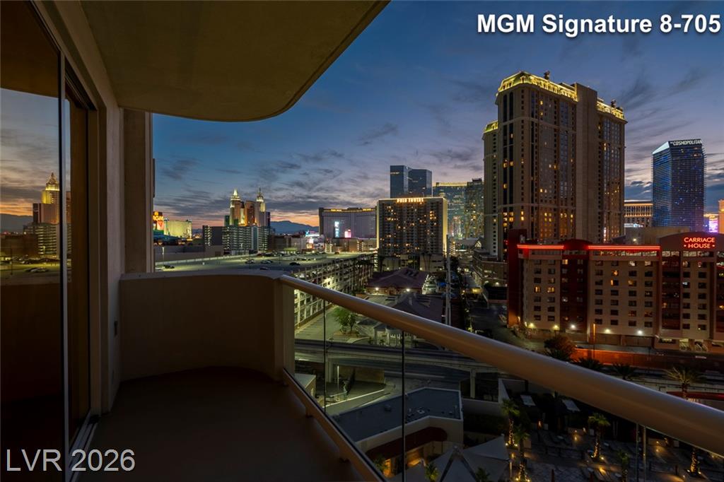 135 East Harmon Avenue 805, Las Vegas, NV 89109 — photo 1
