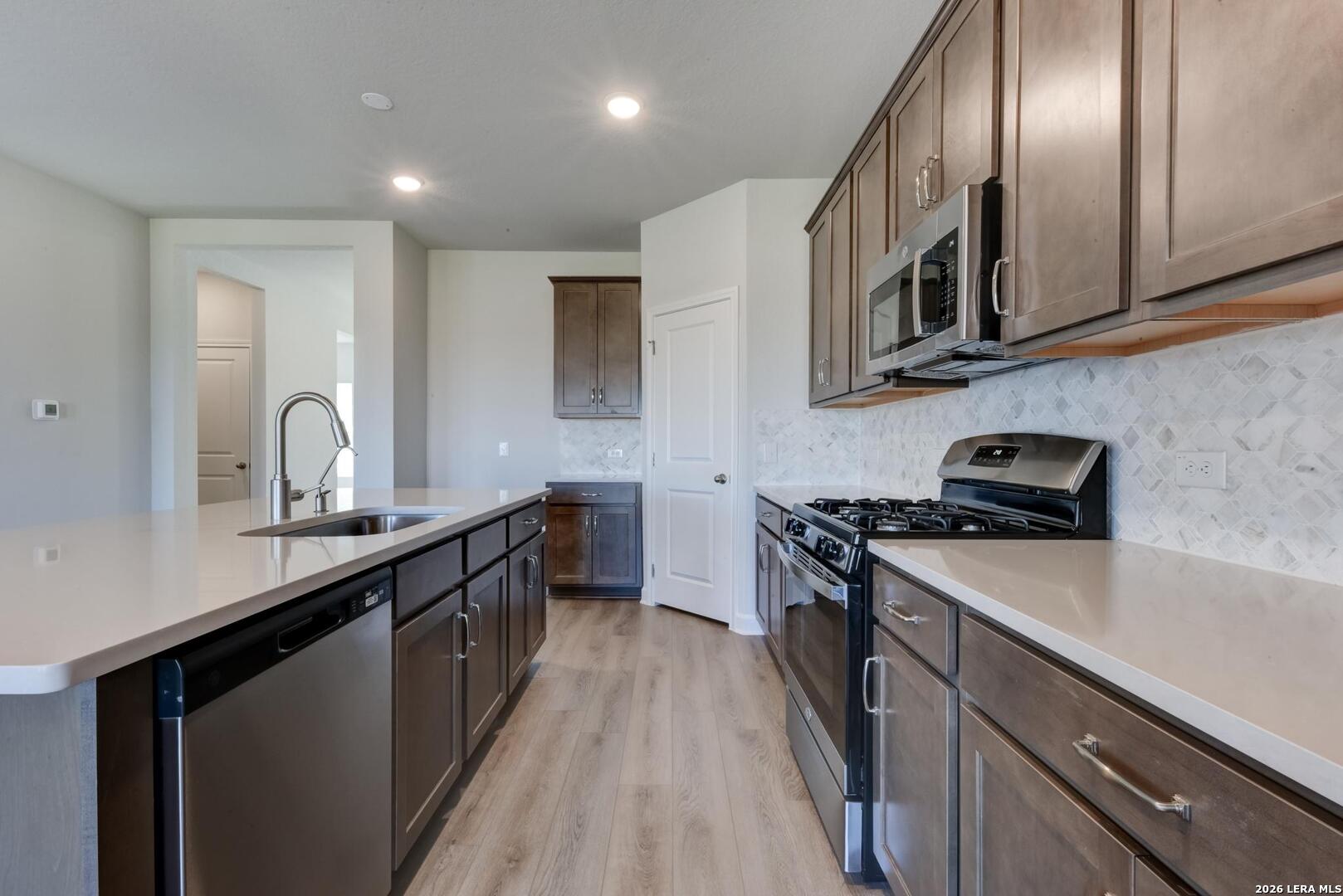 181 Thornbloom, San Antonio, TX 78253 — photo 1