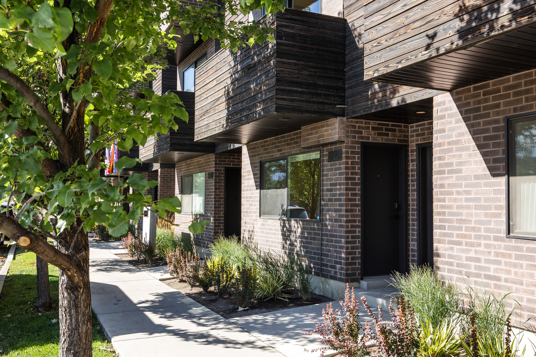 824 S WEST TEMPLE #B, Salt Lake City, UT 84101 — photo 1