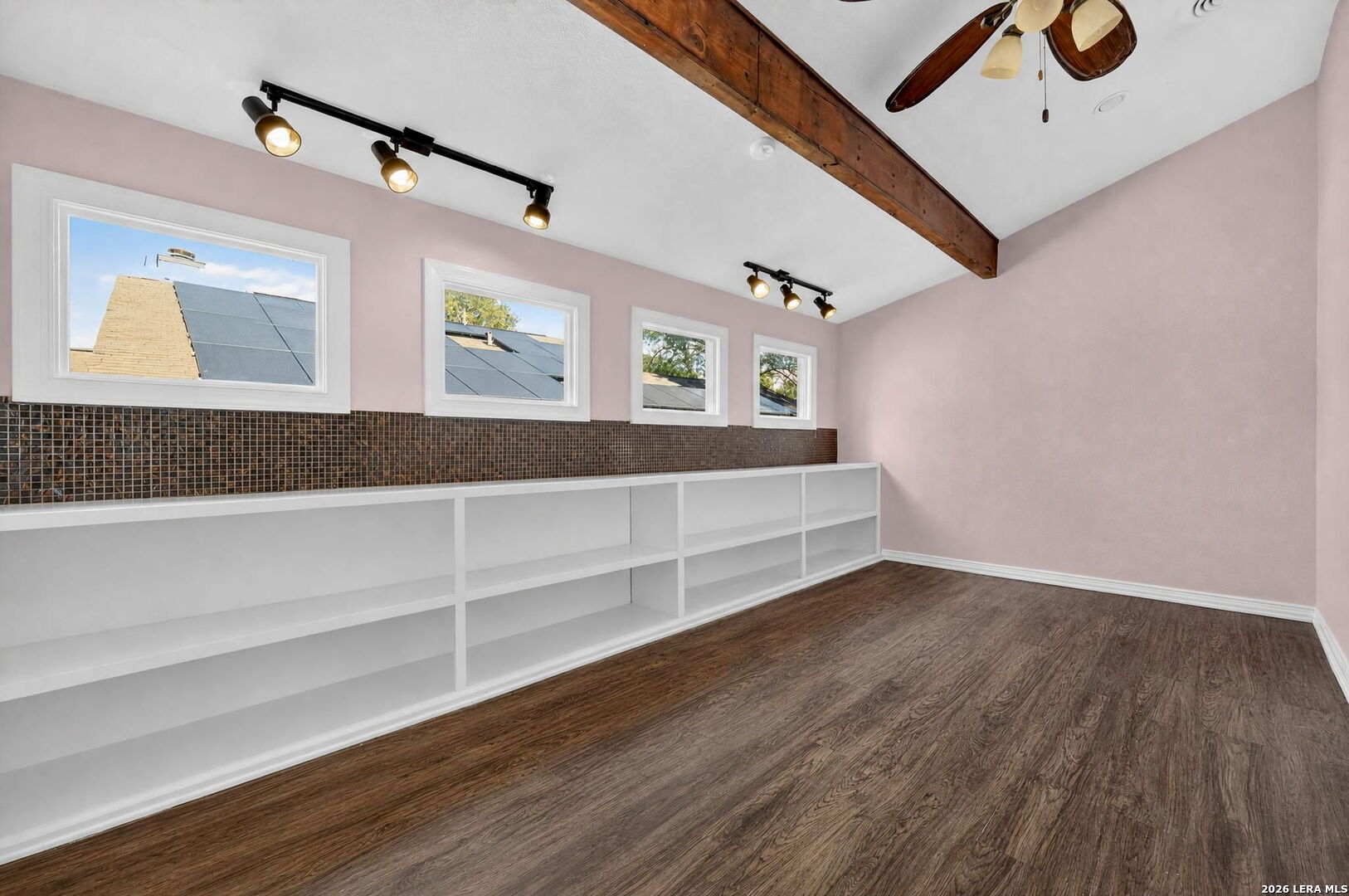 5439 CHESTNUT VIEW DR, ,  78247 — photo 1