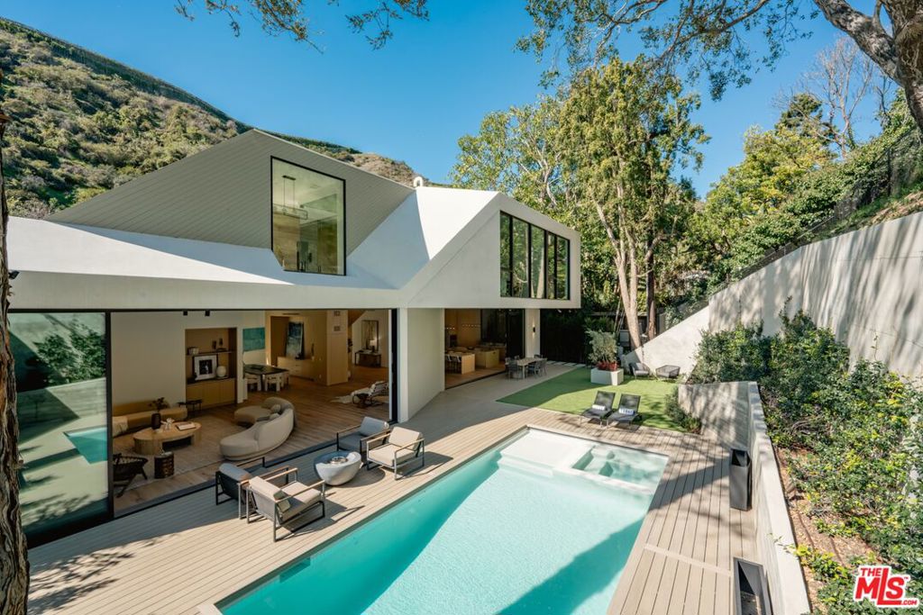 1508 Roscomare Road, Los Angeles, CA 90077 — photo 1