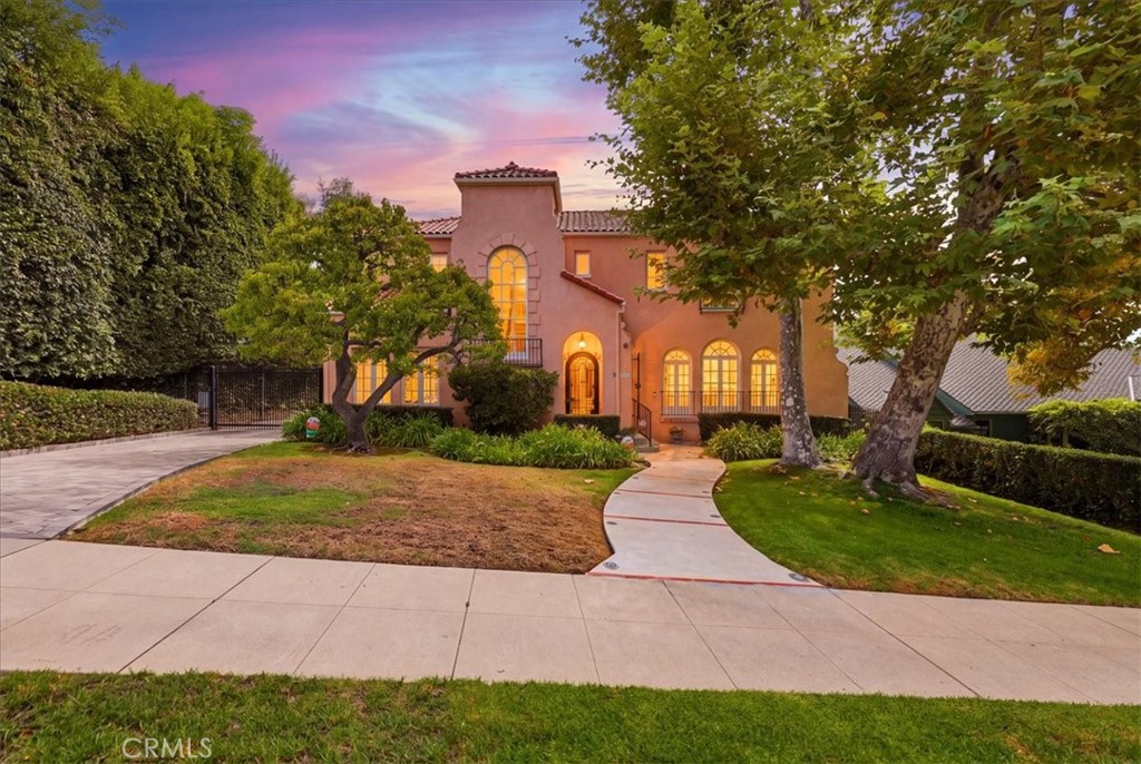 2240 N Berendo, Los Angeles, CA 90027 — photo 1