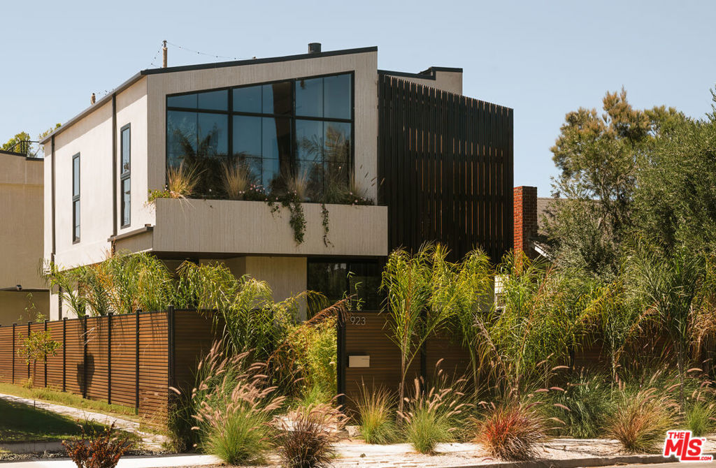 923 Milwood Avenue, Venice, CA 90291 — photo 1