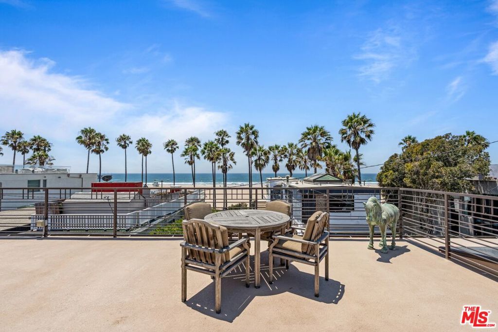 10 26th Avenue, Los Angeles, CA 90291 — photo 1