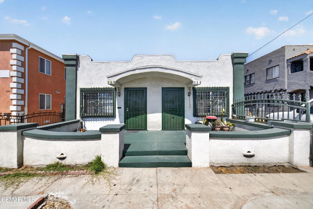 535 54th Street, Los Angeles, CA 90037 — photo 1