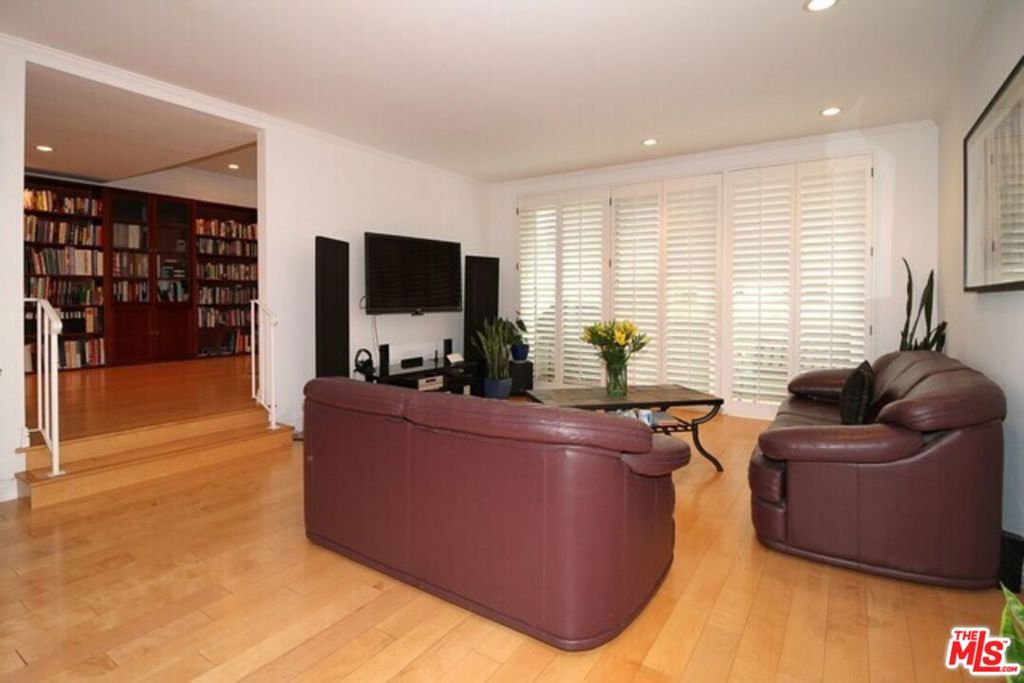 1550 Greenfield Avenue 201, Los Angeles, CA 90025 — photo 1