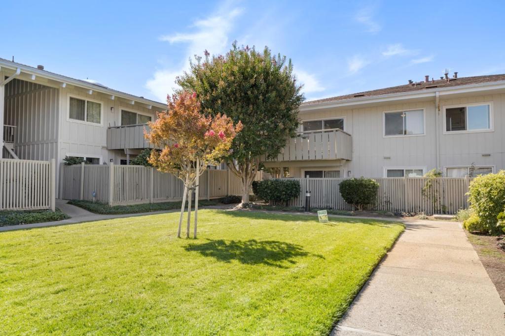255 S Rengstorff Avenue 56, Mountain View, CA 94040 — photo 1