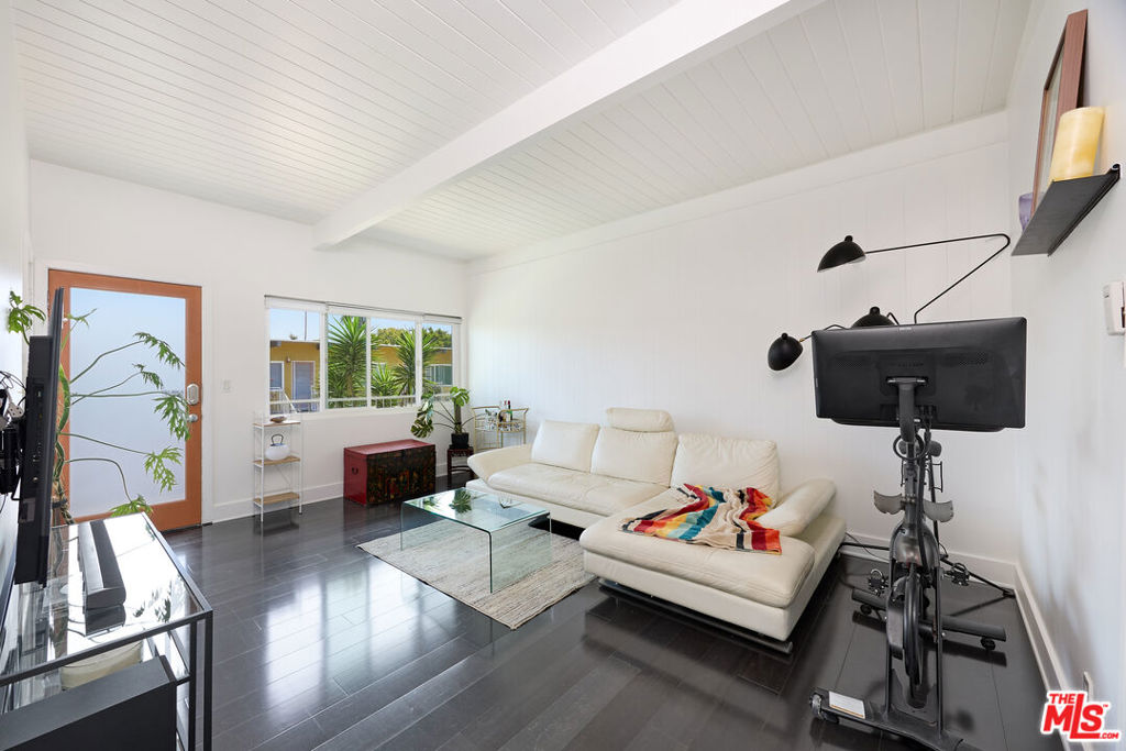 2325 Kansas Avenue 9, Santa Monica, CA 90404 — photo 1