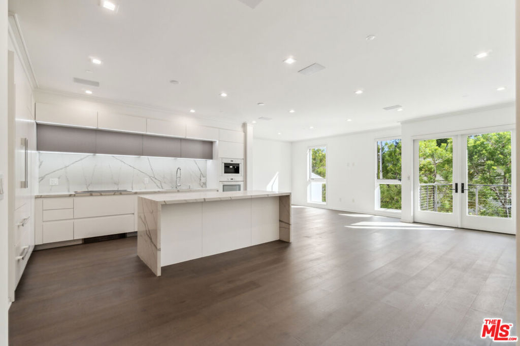 132 N Swall Drive 202, Los Angeles, CA 90048 — photo 1