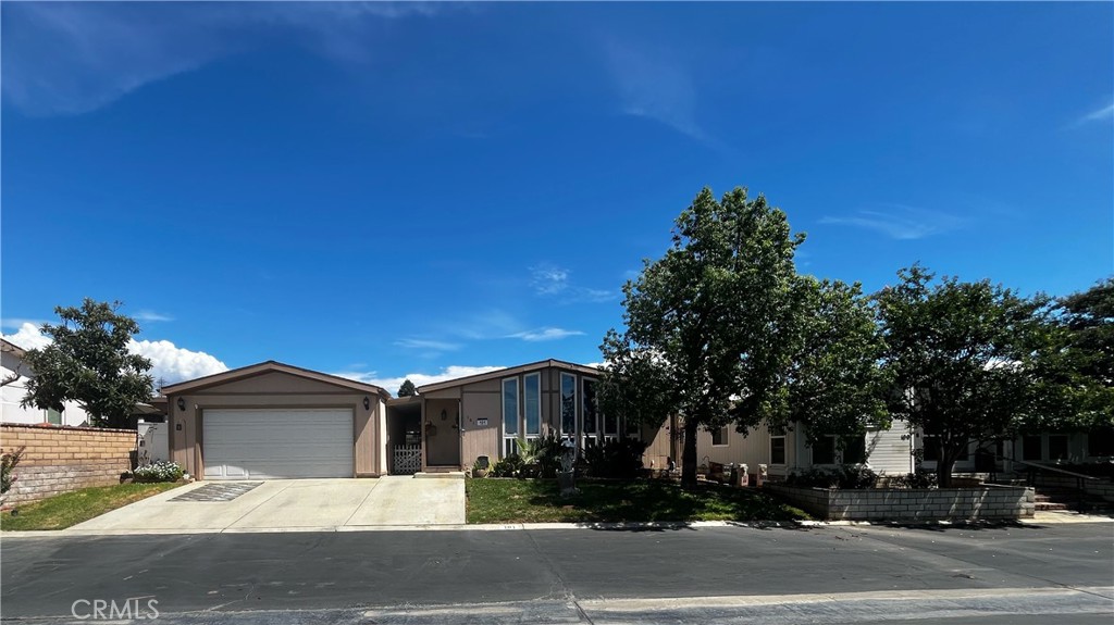 10961 Desert Lawn #101