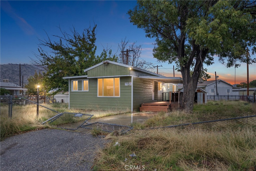 1913 Chain Avenue