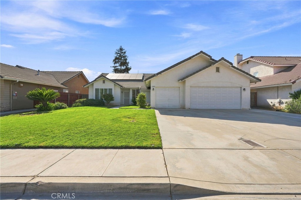 1601 N Eaton, Dinuba, CA 93618 — photo 1