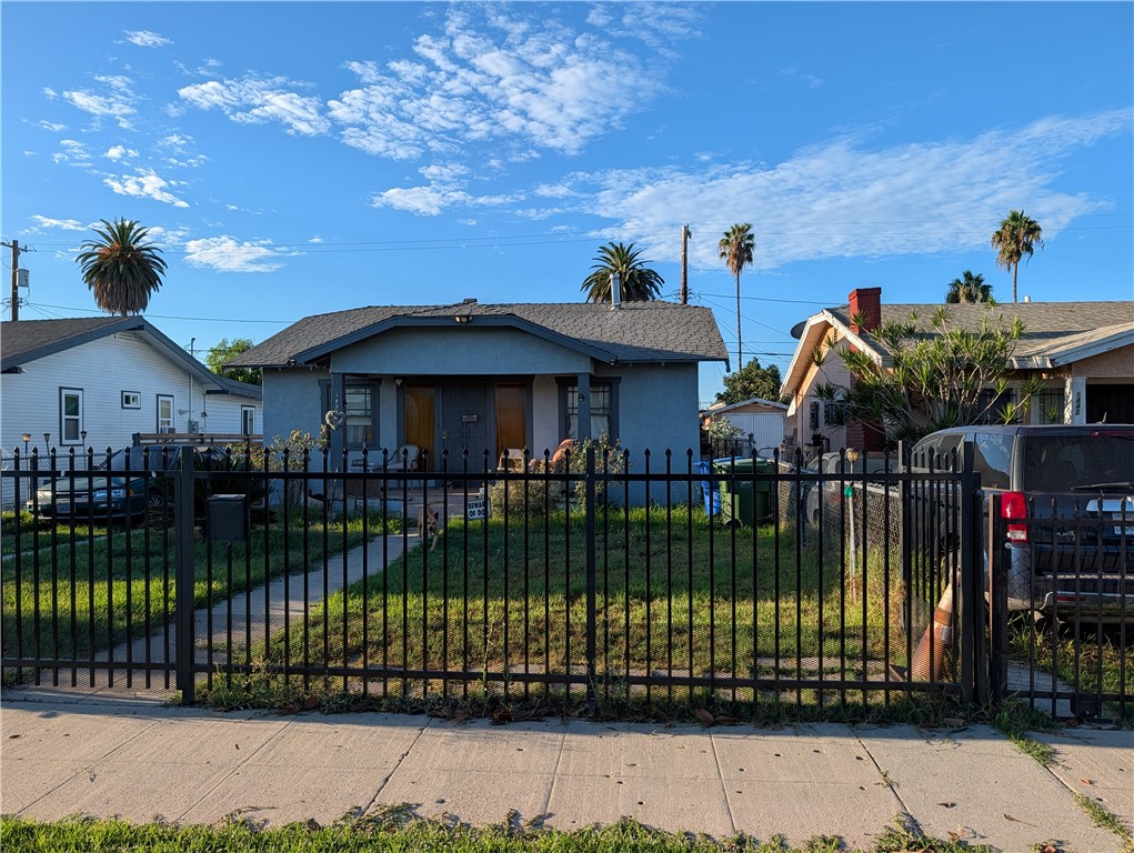 1438 W 70th, Los Angeles, CA 90047 — photo 1