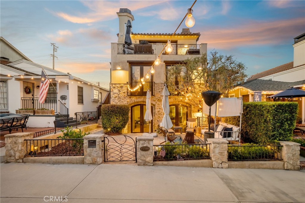 401 4th Street, Manhattan Beach, CA 90266 — photo 1
