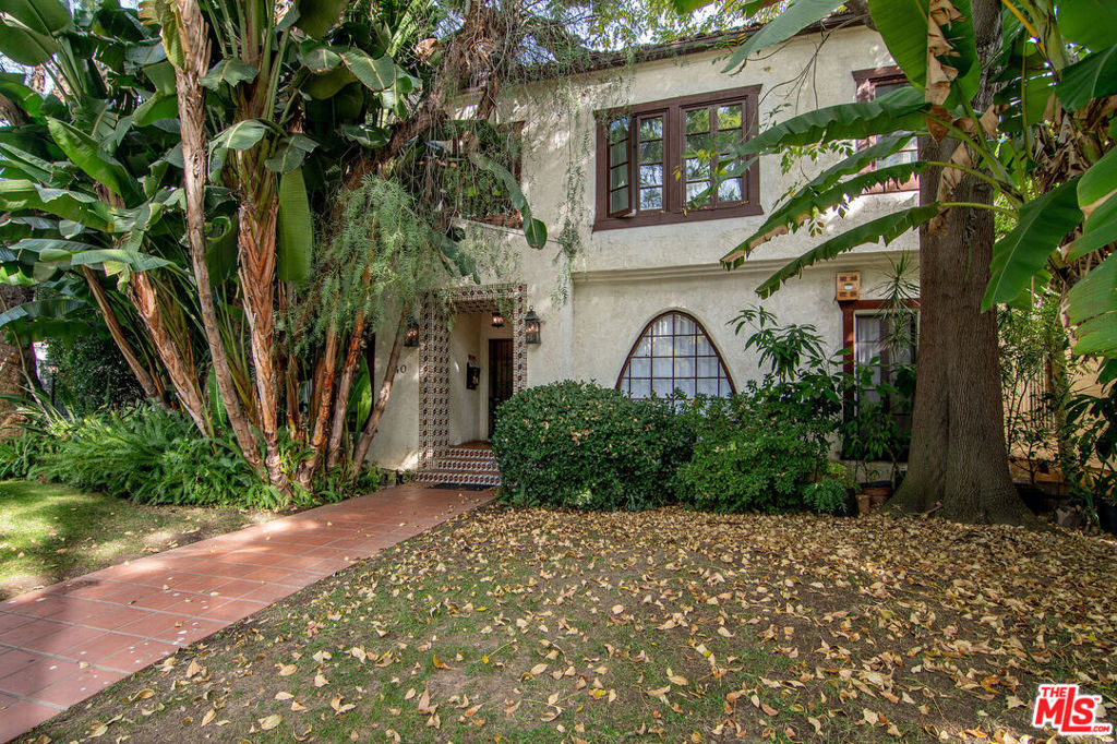 340 N Oakhurst Drive 205, Beverly Hills, CA 90210 — photo 1