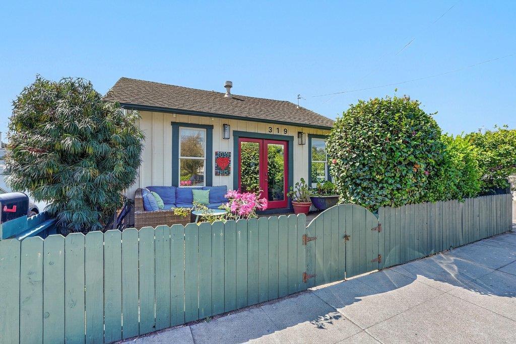 319 Seabright Avenue, Santa Cruz, CA 95062 — photo 1
